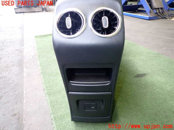 2UPJ-9228707540]ベンツ B200 d(247012)(W247)センターコンソール 中古_2