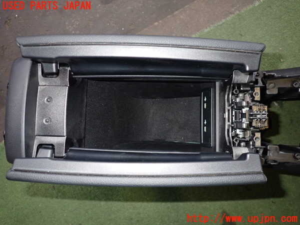 2UPJ-9228707540]ベンツ B200 d(247012)(W247)センターコンソール 中古_3