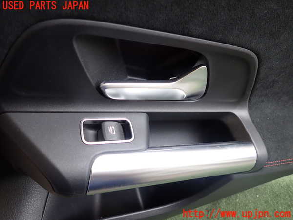 2UPJ-9228701294]ベンツ B200 d(247012)(W247)右後ドア内張り 中古_3
