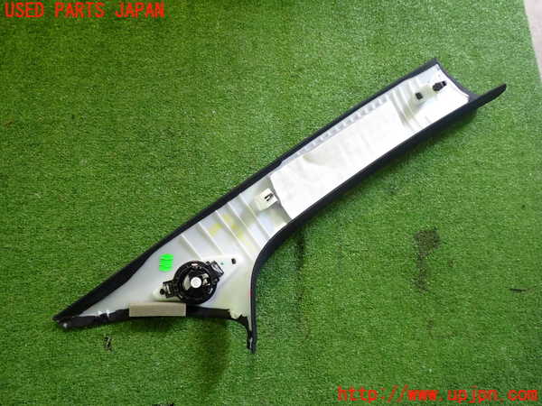 2UPJ-9228707660]ベンツ B200 d(247012)(W247)左フロントピラートリム 中古_3