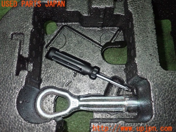 3UPJ=9228710625]BMW ミニ(MINI)クーパー(XM15 F56)純正 6877569 パンク修理キット 中古_5
