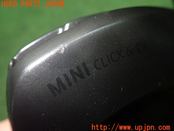 3UPJ=9228710652]BMW ミニ(MINI)クーパー(XM15 F56)純正 MINI Click & Drive System スマホホルダー 純正 シガーソケット付き 中古_4