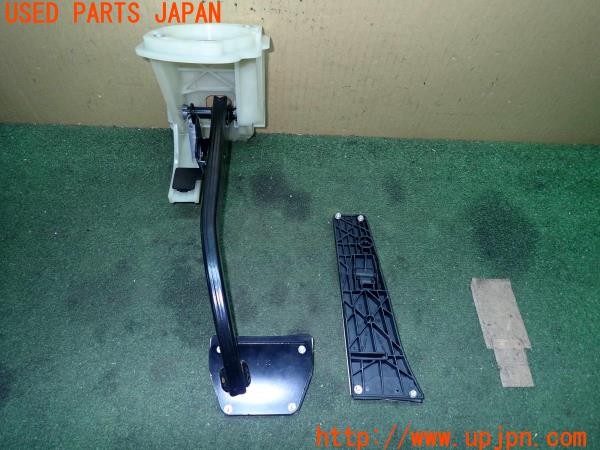 3UPJ=9228760630]BMW 420i Mスポーツ(3N20 F32)社外 ペダルカバー アクセル ブレーキ 中古_2