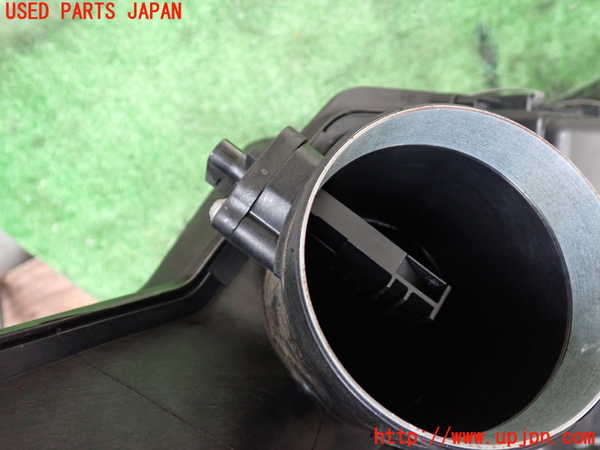 1UPJ-9228762560]BMW 420i クーペ F32(3N20)エアクリーナーボックス 中古_3