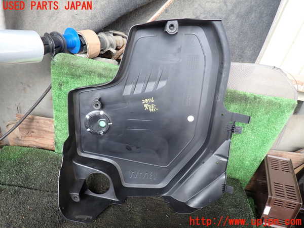 1UPJ-9228762160]BMW 420i クーペ F32(3N20)エンジンアッパーカバー 中古_2