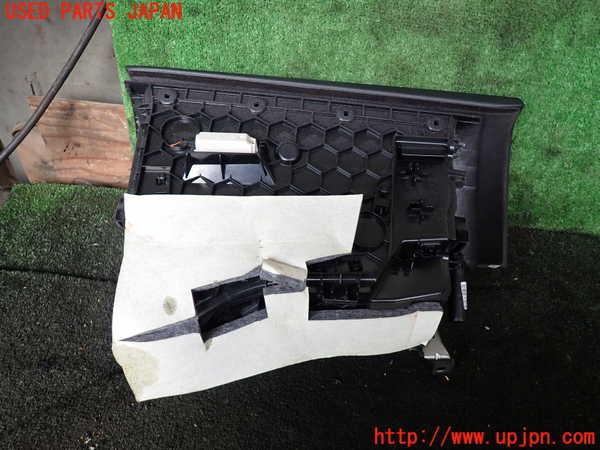 1UPJ-9228767516]BMW 420i クーペ F32(3N20)グローブボックス1 中古_4
