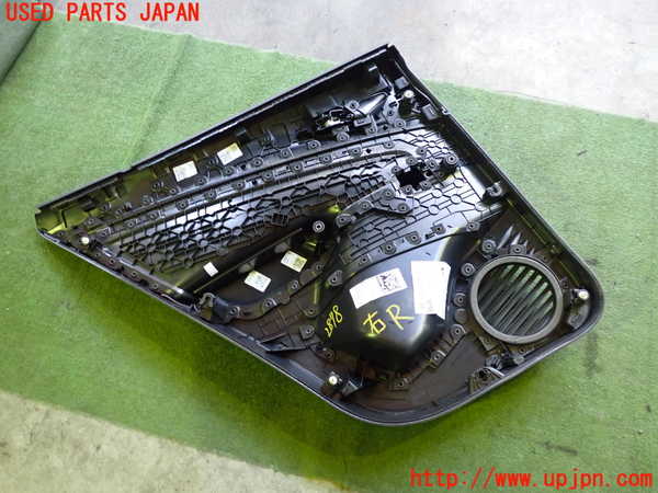 2UPJ-9228781294]VW・ID.4(E2EBJ)右後ドア内張り 中古_5