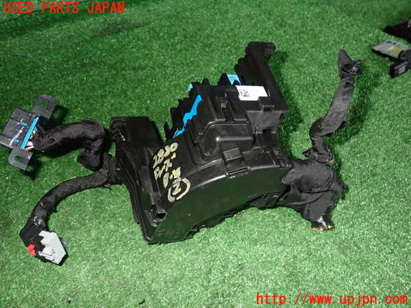 2UPJ-9228806742]キャデラック・CT5(A2LL)ヒューズボックス2 中古_2