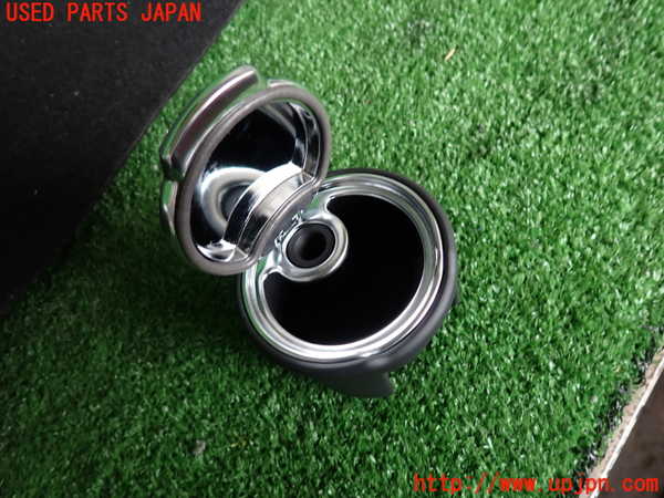 2UPJ-9228807821]キャデラック・CT5(A2LL)灰皿1 中古_2