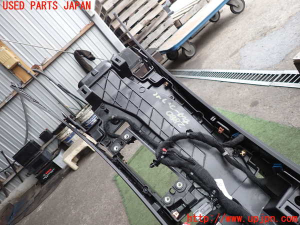 2UPJ-9228807540]キャデラック・CT5(A2LL)センターコンソール 中古_3
