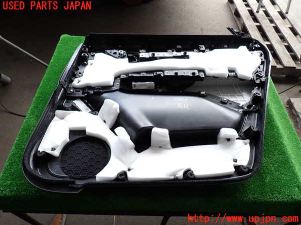 2UPJ-9228811324]CX-8(KG2P)左後ドア内張り 中古_5