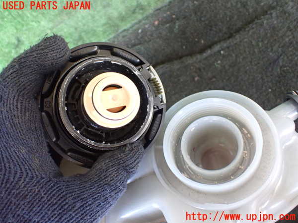 1UPJ-9228832410]アウディ・A7 スポーツバック(F2DKNS)ラジエータータンク 中古_3