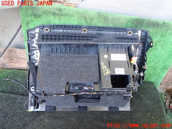 1UPJ-9228837516]アウディ・A7 スポーツバック(F2DKNS)グローブボックス1 中古_3