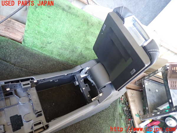1UPJ-9228837540]アウディ・A7 スポーツバック(F2DKNS)センターコンソール 中古_2