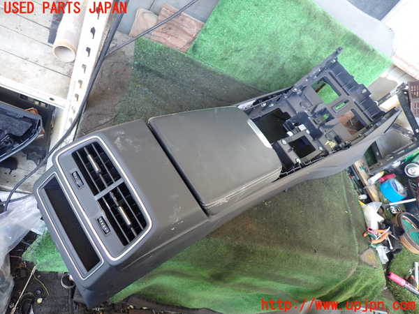 1UPJ-9228837540]アウディ・A7 スポーツバック(F2DKNS)センターコンソール 中古_4