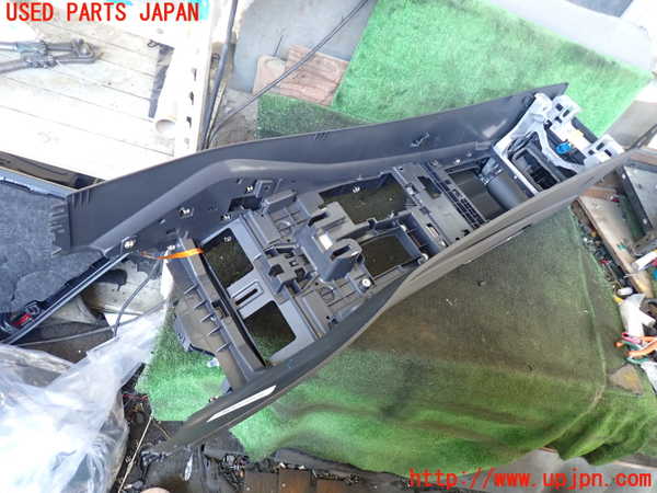 1UPJ-9228837540]アウディ・A7 スポーツバック(F2DKNS)センターコンソール 中古_5