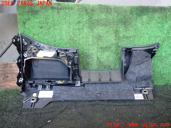1UPJ-9228837841]アウディ・A7 スポーツバック(F2DKNS)小物入れ1 中古_3