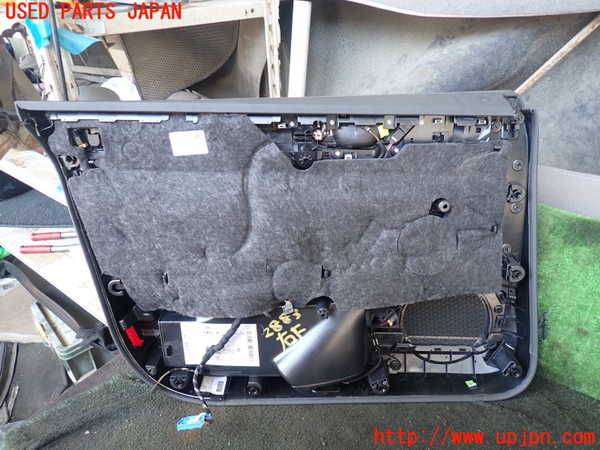 1UPJ-9228831234]アウディ・A7 スポーツバック(F2DKNS)右前ドア内張り 中古_4