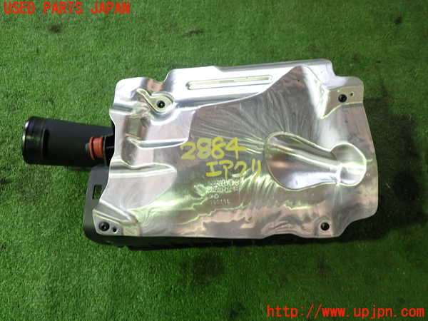 1UPJ-9228842560]ベンツ SLC180(172431)エアクリーナーボックス 中古_4
