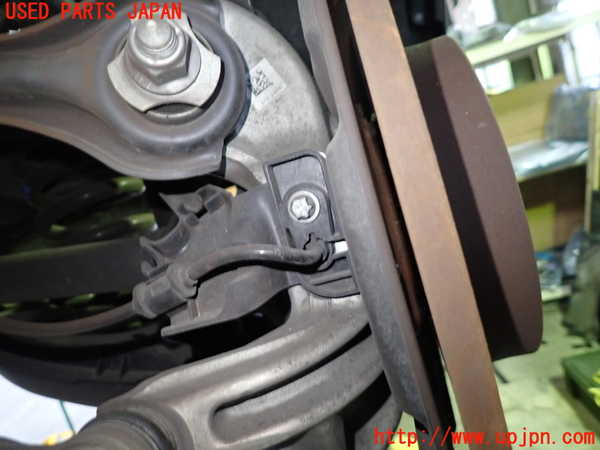 1UPJ-9228844305]ベンツ SLC180(172431)左リアナックルハブ 中古_3
