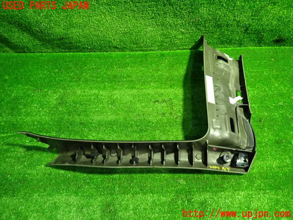 1UPJ-9228847660]ベンツ SLC180(172431)左フロントピラートリム 中古_3