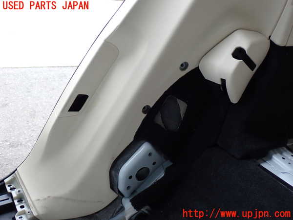 2UPJ-9228917675]ポルシェ・パナメーラ S E-ハイブリッド(970CGEA)右リアピラートリム 中古_3
