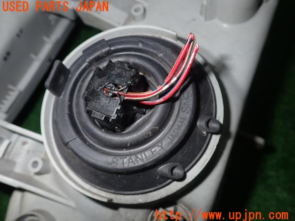 3UPJ=9228950561]ビート バージョンＦ(PP1)前期 純正 STANLEY 033-6647 ヘッドライト 左右セット 中古_3
