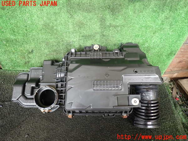 1UPJ-9228972560]ヴェゼル ハイブリッド(e：HEV)(RV5)エアクリーナーボックス 中古_2