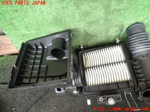 1UPJ-9228972560]ヴェゼル ハイブリッド(e：HEV)(RV5)エアクリーナーボックス 中古_3