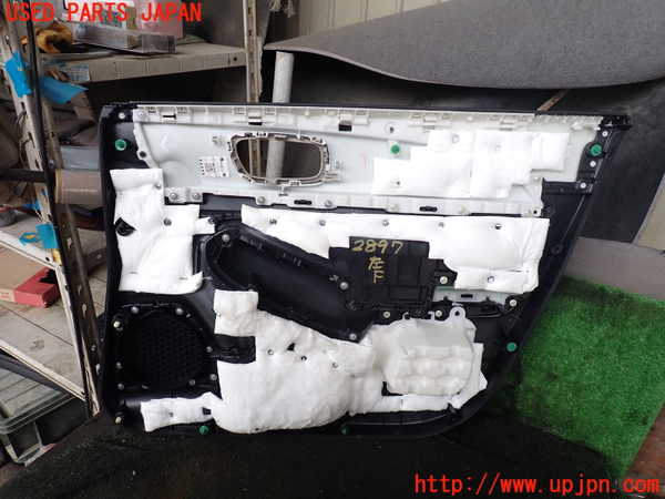 1UPJ-9228971264]ヴェゼル ハイブリッド(e：HEV)(RV5)左前ドア内張り 中古_5