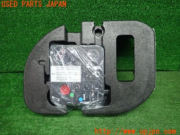 3UPJ=9228980625]BMW ミニ(MINI)クーパーD(XT15 F55)純正 6877569 パンク修理キット 中古_4