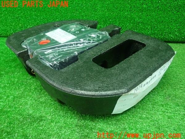3UPJ=9228980625]BMW ミニ(MINI)クーパーD(XT15 F55)純正 6877569 パンク修理キット 中古_5