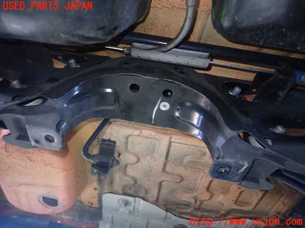 1UPJ-9228985295]BMW ミニ(MINI)クーパーD F55(XT15)リアメンバー 中古_4