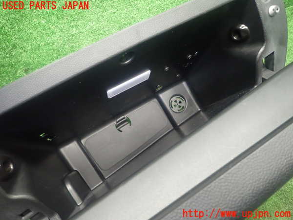 1UPJ-9228987516]BMW ミニ(MINI)クーパーD F55(XT15)グローブボックス1 中古_5