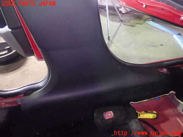 1UPJ-9228987670]BMW ミニ(MINI)クーパーD F55(XT15)左センターピラートリム 中古_4
