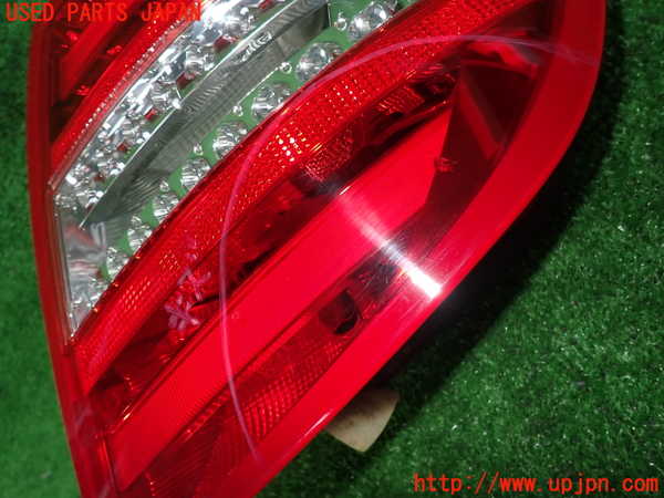 2UPJ-9229001530]ベンツ C200 ステーションワゴン(204248)右テールランプ 中古_2