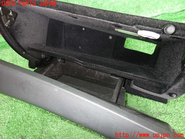 2UPJ-9229007516]ベンツ C200 ステーションワゴン(204248)グローブボックス1 中古_3