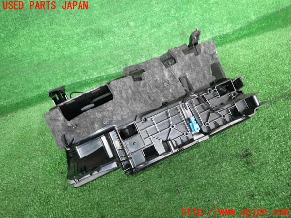2UPJ-9229007516]ベンツ C200 ステーションワゴン(204248)グローブボックス1 中古_4