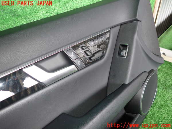 2UPJ-9229001264]ベンツ C200 ステーションワゴン(204248)左前ドア内張り 中古_2