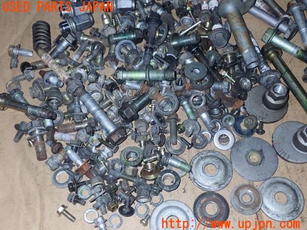 3UPJ=9229020720]ランクルプラド(KDJ95W)後期 ネジ・ナット・ステー類 セット ジャンク_4