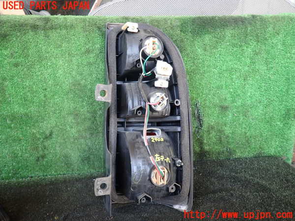 1UPJ-9229021536]ランクルプラド(KDJ95W)左テールランプ 中古_3