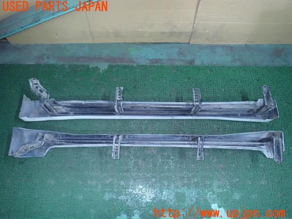 3UPJ=9229030025]ランドクルーザー100(UZJ100W)中期 純正 サイドステップ 中古_2