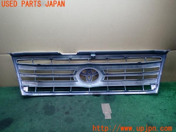 3UPJ=9229030047]ランドクルーザー100(UZJ100W)中期 社外 725-T05E 725-T05I フロントグリル 中古_4