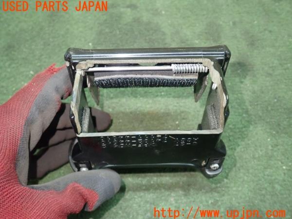 3UPJ=9229030652]ランドクルーザー100(UZJ100W)中期 純正 灰皿 吸い殻入れ ホルダー 中古_4