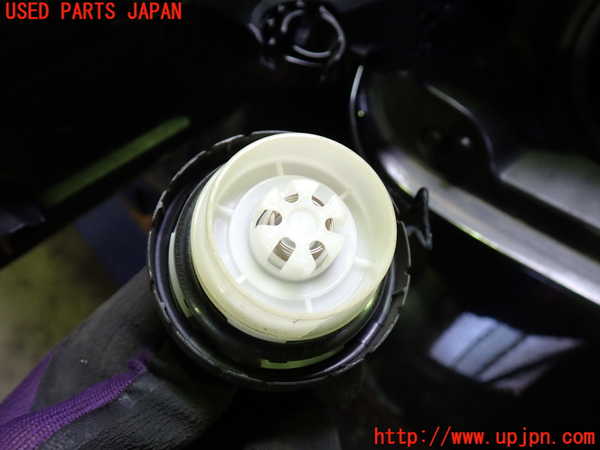 1UPJ-9229071690]レクサス・RC300h(AVC10)フューエルリッド 中古_3