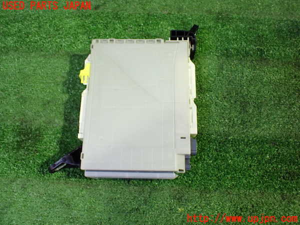 1UPJ-9229076741]レクサス・RC300h(AVC10)ヒューズボックス1 中古_2