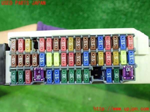 1UPJ-9229076741]レクサス・RC300h(AVC10)ヒューズボックス1 中古_4