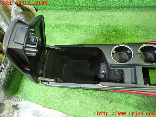 1UPJ-9229077540]レクサス・RC300h(AVC10)センターコンソール 中古_2