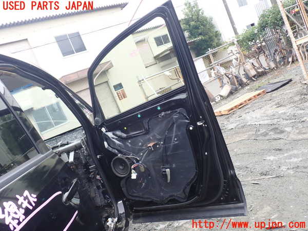 1UPJ-9229121230]デリカD：5(CV2W)右前ドア 中古 AGC M2H3 43R-00033_4