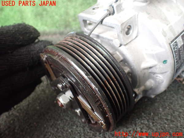 1UPJ-9229126025]デリカD：5(CV2W)エアコンコンプレッサー 中古_3